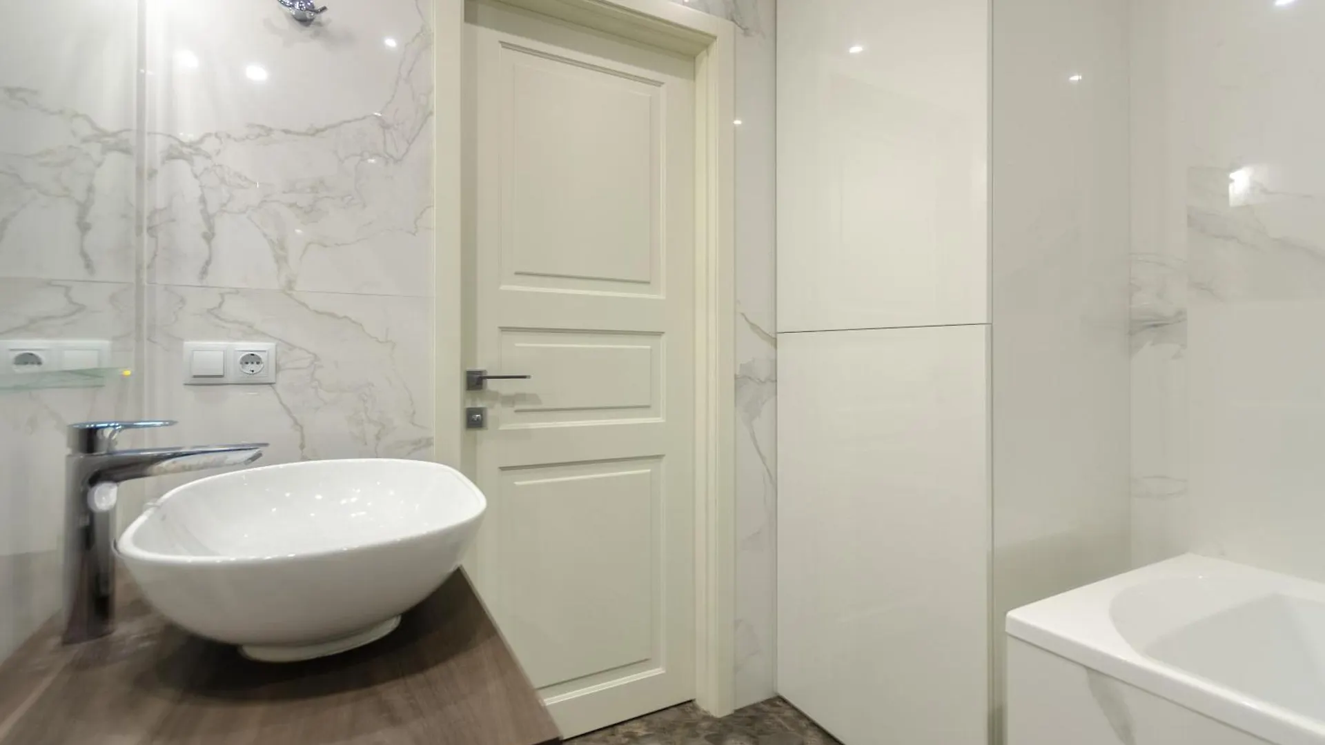 Petrovdom Apartments 5-471 In Rc Central Park ,7 John Mccain Street 基輔